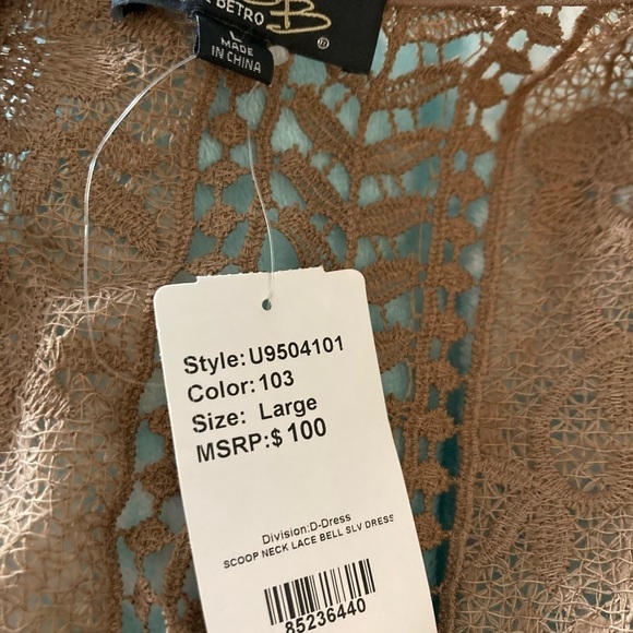 Suzanne Betro Scoop Neck Bell Sleeved Lace Dress New With Tags Size Large - Picture 7 of 12